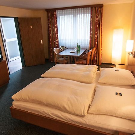 Hotel Hellers Krug Холцминден Екстериор снимка
