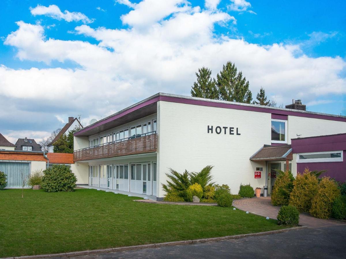 Hotel Hellers Krug Холцминден Екстериор снимка
